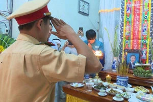 Bị đâm chết khi nhắc vượt đèn đỏ: Công an kêu gọi “Đừng sợ!” 