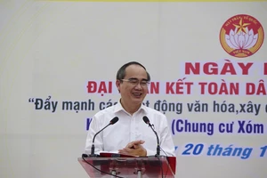 Ông Nguyễn Thiện Nhân dự ngày hội đại đoàn kết dân tộc