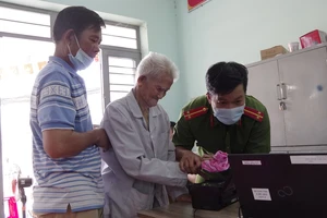 Ngày đầu cấp CCCD lưu động cho dân tại TP Thủ Đức 