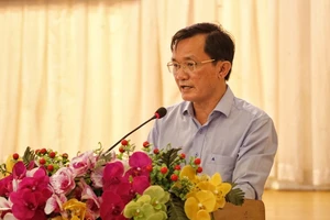 Cử tri mong có giải pháp hiệu quả ngăn chặn tin giả