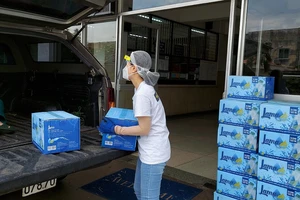 Tiếp sức nhu yếu phẩm, vật tư y tế cho BV Bệnh Nhiệt đới TP.HCM