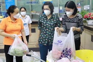 TP.HCM sẽ tháo gỡ khó khăn cho mô hình đi chợ giúp dân