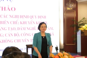 Băn khoăn: Ai sẽ bảo vệ cán bộ dám nghĩ, dám làm?