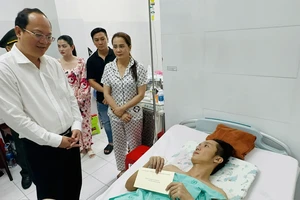 PBT-Nguyen-Ho-Hai-Tham-can-bo-cong-an-bi-thuong-vu-tan-cong-o-Dak-Lak