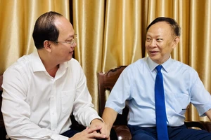 Lãnh đạo TP.HCM thăm, chúc mừng các nhà giáo nhân Ngày Nhà giáo Việt Nam 