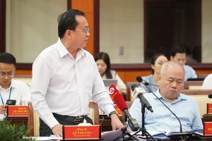 Vì sao thu ngân sách TP.HCM giảm so với Hà Nội?