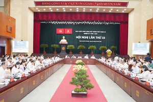 Ban Chấp hành Đảng bộ TP.HCM họp bàn giải pháp kinh tế cho 3 tháng cuối năm