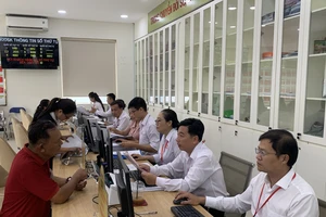 Tranh luận việc ủy quyền công chức cấp xã TP.HCM chứng thực giấy tờ bất động sản