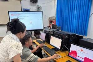 'Phản ứng nhanh' của phường, xã TP.HCM trong chiến dịch 15 ngày làm sạch dữ liệu đảng viên 