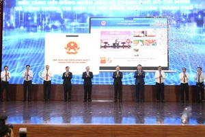 Ra mắt ứng dụng 'HĐND số TP.HCM' và Cổng thông tin điện tử HĐND TP.HCM