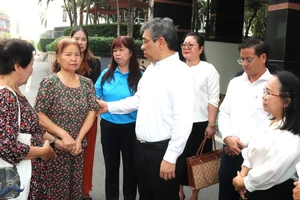 Lãnh đạo TP.HCM thăm hỏi gia đình nạn nhân đoàn thiện nguyện không may bị lật xe ở Lào Cai