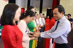 Đưa 'ý đảng' đến 'lòng dân': TP.HCM tuyên dương 233 bí thư chi bộ xuất sắc 