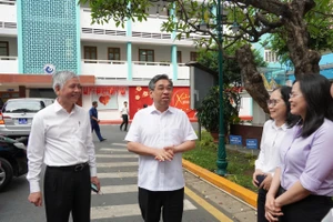 Lãnh đạo TP.HCM giám sát thực địa công tác tổ chức bầu cử