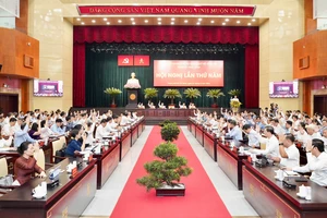 Ban chấp hành Đảng bộ TP.HCM họp bàn giải pháp tăng trưởng kinh tế