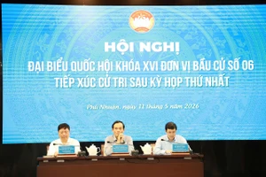 Bí thư TP.HCM Trần Lưu Quang trả lời cử tri về vấn đề giá cả thị trường tăng nhanh hơn so với thu nhập