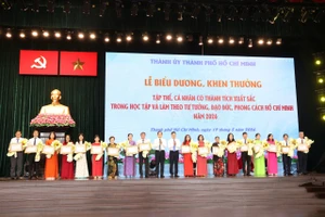 Lan tỏa 358 'bông hoa đẹp' học và làm theo Bác tại TP.HCM