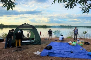 Dân phượt bỏ túi các bí quyết cắm trại hồ Trị An cực 'chill'