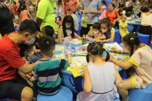 Trẻ em TP.HCM háo hức vì lần đầu tham gia ngày hội sắc màu hoành tráng 