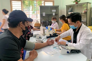 Nhân viên y tế TP.HCM phải luân phiên tối thiểu 2 tháng