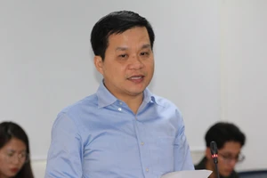 Điều trị COVID-19 không còn miễn phí