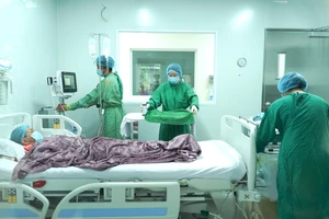 Lần đầu tại Việt Nam làm 2 kỹ thuật cao điều trị ung thư hạch