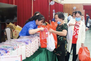 Ấm áp gian hàng 0 đồng dành cho bệnh nhân Bệnh viện Thống Nhất