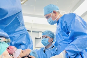 Em bé được thông van tim bào thai thứ 2 tại Việt Nam chào đời khỏe mạnh