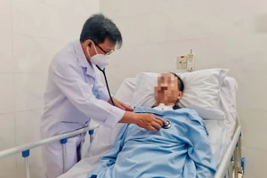 Bạn đọc Báo Pháp Luật TP.HCM muốn hỗ trợ tài xế xe công nghệ và nữ sinh bị xe tông