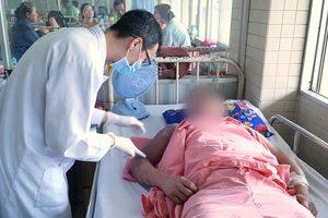 Vụ tạt axit làm 8 người thương vong: Thêm 1 nạn nhân không qua khỏi