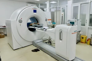 TP.HCM thiếu thuốc phóng xạ, bệnh nhân xếp hàng chờ đợi