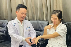 Hơn 10 năm chữa tâm thần phân liệt, không ngờ cô gái mắc căn bệnh hiếm