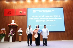 Bệnh viện Ung Bướu TP.HCM có phó giám đốc mới