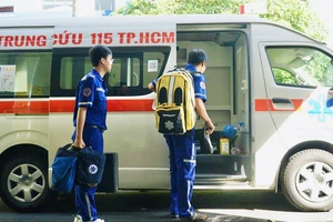 Để xe cứu thương hoạt động đúng phép, cần tuân thủ những quy định nào?