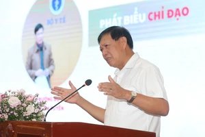 Thứ trưởng Bộ Y tế Đỗ Xuân Tuyên: Không có vùng cấm hay ngoại lệ cho thuốc giả