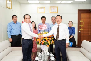 Nhiều đơn vị thăm và chúc mừng Báo Pháp Luật TP.HCM