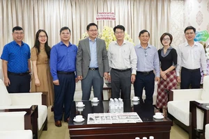 Trường Đại học Luật TP.HCM thăm và chúc mừng Báo Pháp Luật TP.HCM