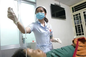 Thanh niên đa chấn thương, nghi bị bạn gái quen qua mạng lừa sang Campuchia 