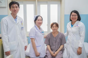 Có thai 12 tuần nhưng không biết, sản phụ được cứu sống trong gang tấc