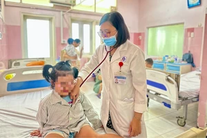 TP.HCM: Bệnh hô hấp vào mùa, số ca mắc tăng vọt