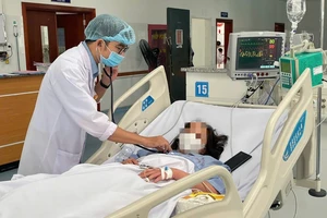 Cô gái sốt xuất huyết nguy kịch vì liên tiếp rơi vào 3 lần tái sốc