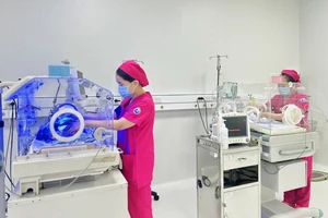 Người dân phàn nàn về quảng cáo tã sữa, Bệnh viện Từ Dũ bị yêu cầu chấn chỉnh