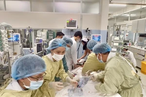 Cứu sống một bệnh nhân ngừng tim ngoại viện bằng kỹ thuật E-CPR