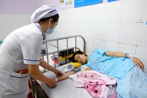 Sau khi ăn ốc, thai phụ 25 tuổi nguy kịch do sốc phản vệ