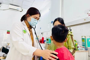 Số ca nghi ngộ độc thực phẩm tại trường tiểu học ở TP.HCM lên đến 46