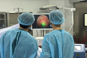 Sỏi thận âm thầm phá hủy gần hết thận vì chủ quan không khám định kỳ