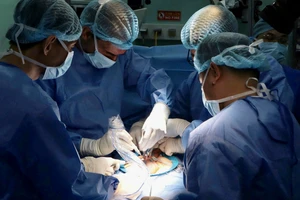 Ung thư nam khoa thường diễn tiến âm thầm, dễ bị bỏ qua