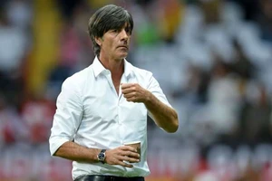 HLV Joachim Low lên tiếng xin lỗi