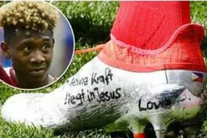 Ngôi sao tuyển Áo gửi thông điệp lạ lên giày