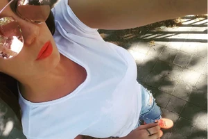 Bị tố qua đêm với người mẫu ngực trần, sao Real và Barca rúng động 