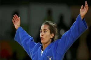 Cô gái vàng Kosovo đối diện án phạt